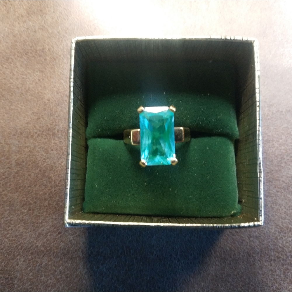 Cocktail costume ring